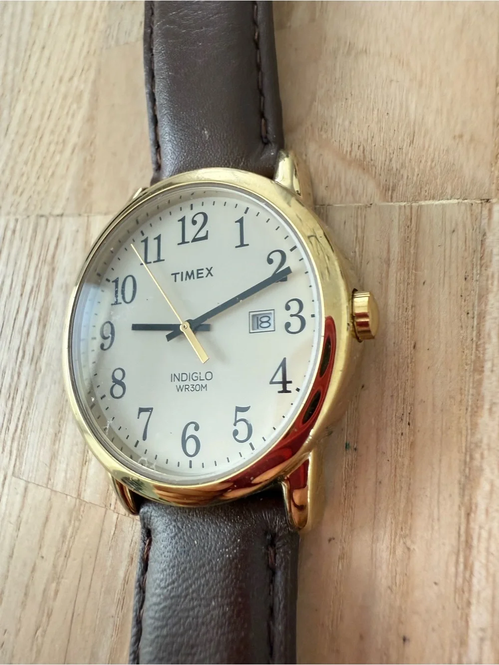 Timex gold tone easy read brown leather watch NEW BATTERY